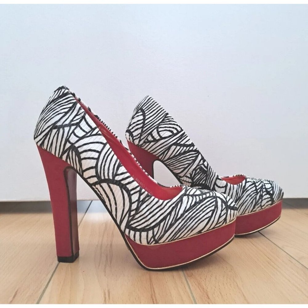 Sexy Dress Stiletto Heels Black/ White Textured Print Red Soles Rosette Size 7